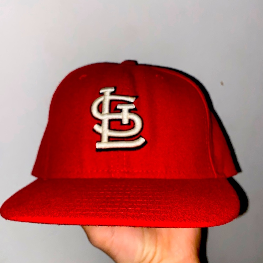 Fitted hat